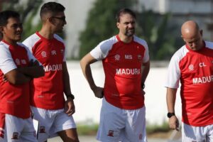 Pelatih Madura United Fokus Perbaiki Mental Pemain untuk Hindari Degradasi